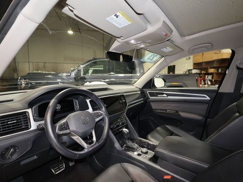 Used 2023 Volkswagen Atlas SEL R-Line image 9