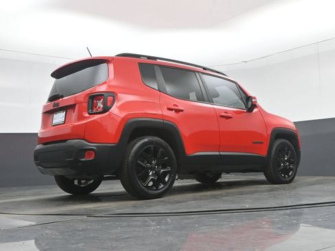 Used 2017 Jeep Renegade Altitude FWD image 50