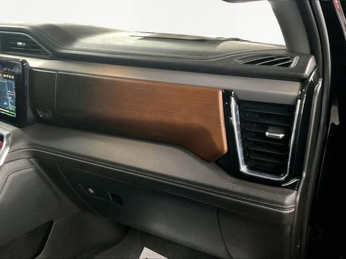 Used 2024 GMC Sierra 2500 Denali image 28