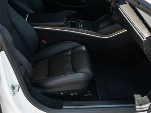 Used 2021 Tesla Model S Plaid image 31