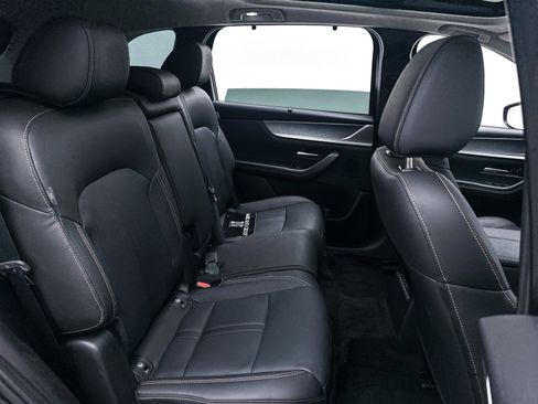 Certified 2025 MAZDA CX-70 Plug-In Hybrid w/ Premium Pkg image 32