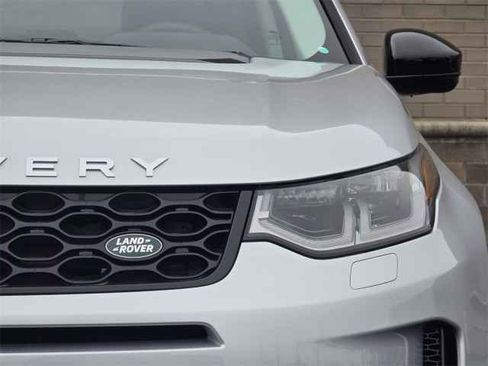 Used 2025 Land Rover Discovery Sport S image 39