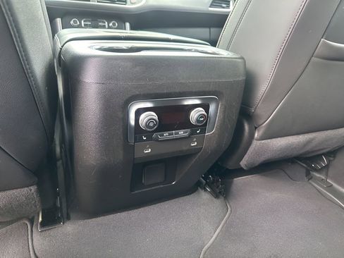 Certified 2022 GMC Yukon SLT w/ SLT Premium Package image 20