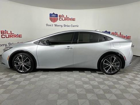 Used 2024 Toyota Prius XLE image 6