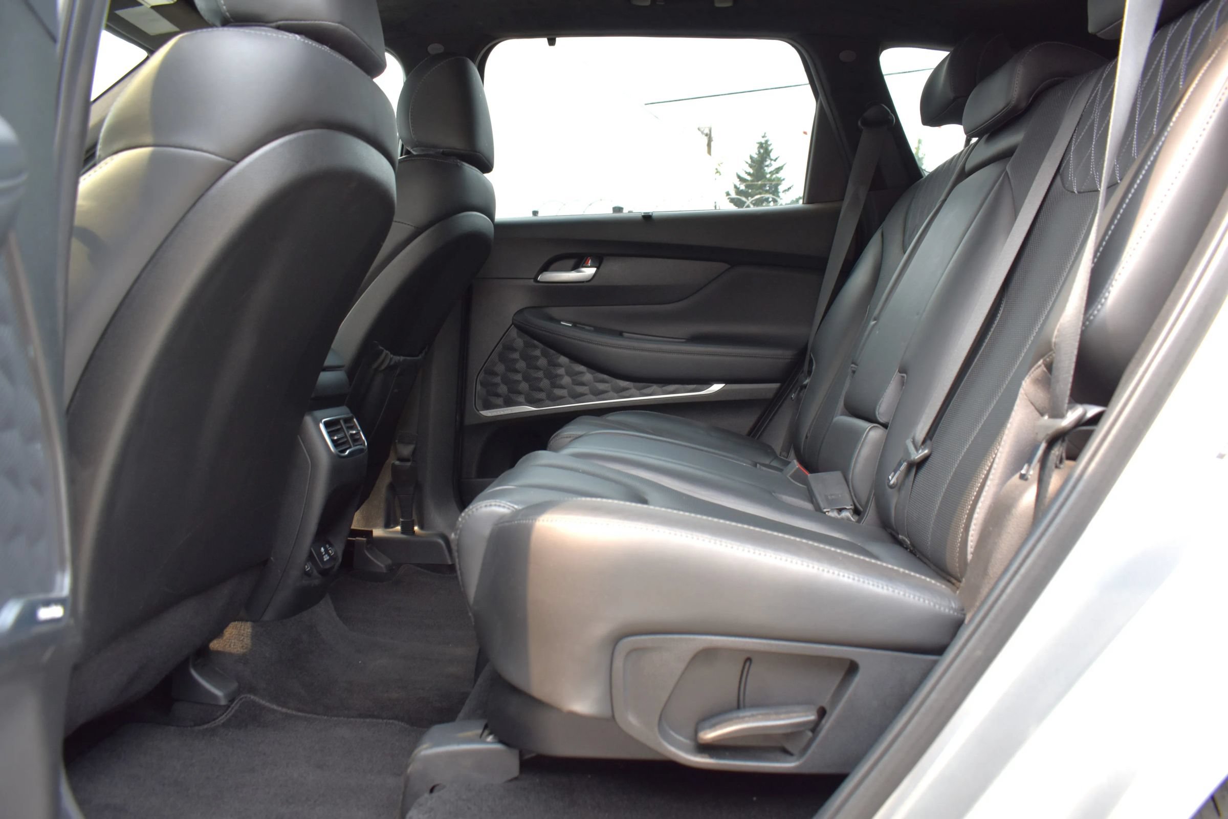 Used 2022 Hyundai Santa Fe Calligraphy w/ Cargo Package AWD/4WD image 13