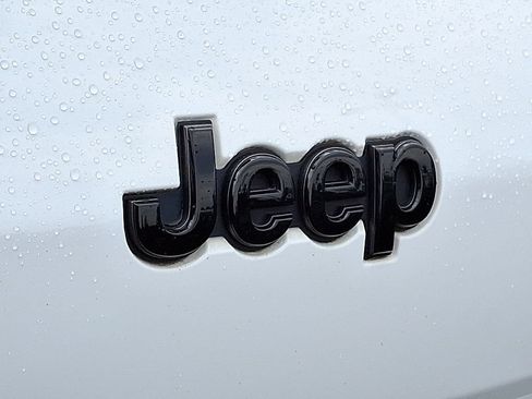Used 2021 Jeep Grand Cherokee L Laredo AWD/4WD image 31