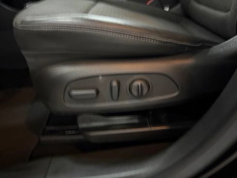 Used 2023 Buick Encore GX Preferred w/ Cold Weather Comfort Package FWD image 31