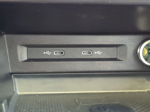 Used 2023 Volkswagen Tiguan SE R-Line image 20