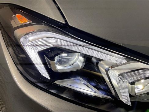 Certified 2025 BMW 330i xDrive Sedan image 31