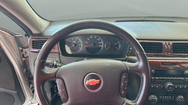 Used 2010 Chevrolet Impala LT w/ Convenience Package FWD image 14