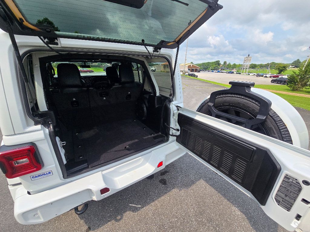 Used 2023 Jeep Wrangler Unlimited Sahara AWD/4WD image 18