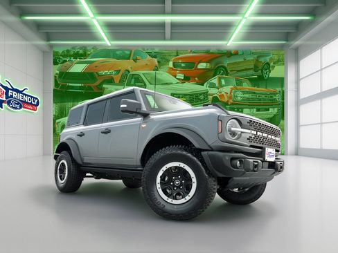 New 2025 Ford Bronco Badlands image 1