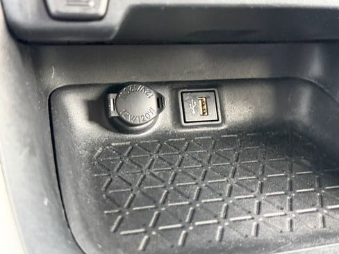 Used 2024 Toyota RAV4 XLE AWD/4WD image 27