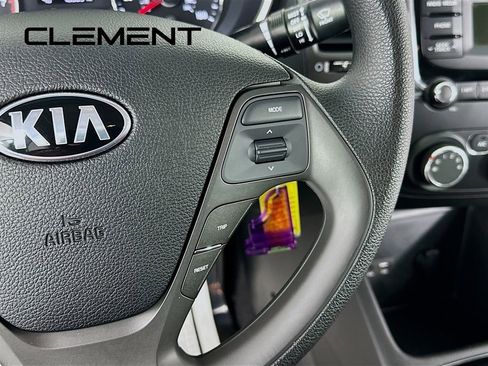 Used 2017 Kia Forte LX image 16