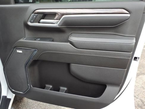 Used 2024 Chevrolet Silverado 2500 LTZ w/ LTZ Convenience Package image 15