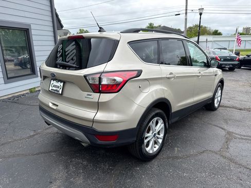 Used 2018 Ford Escape SE w/ Ford Safe & Smart Package FWD image 5