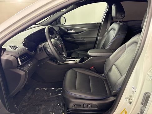 Used 2024 Buick Envista Sport Touring w/ Convenience I Package image 25