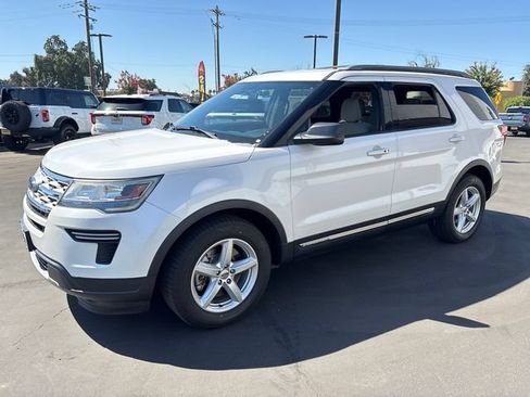 Used 2019 Ford Explorer XLT w/ Class III Trailer Tow Package FWD image 3