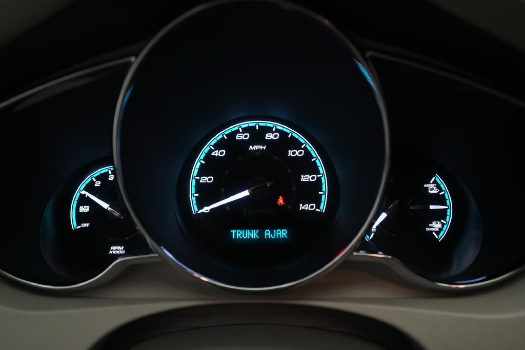 Used 2010 Chevrolet Malibu Hybrid FWD image 2