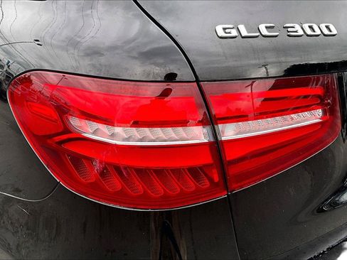 Used 2018 Mercedes-Benz GLC 300 4MATIC image 24