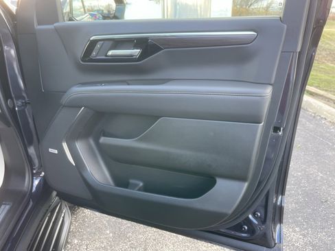 New 2026 Chevrolet Suburban Premier image 23