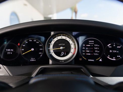 Certified 2024 Porsche 911 GT3 image 15