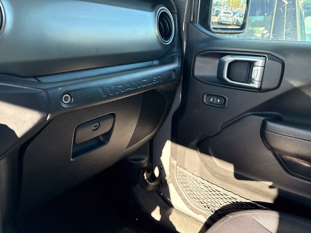 Used 2022 Jeep Wrangler Unlimited Sport AWD/4WD image 11