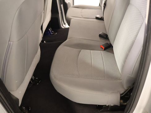 Used 2018 RAM 1500 Classic SLT image 11