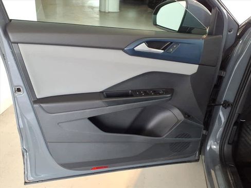 Certified 2023 Volkswagen Taos SE w/ Panoramic Sunroof Package FWD image 10
