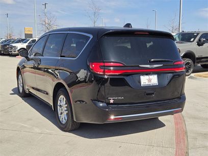 New 2026 Chrysler Pacifica Select