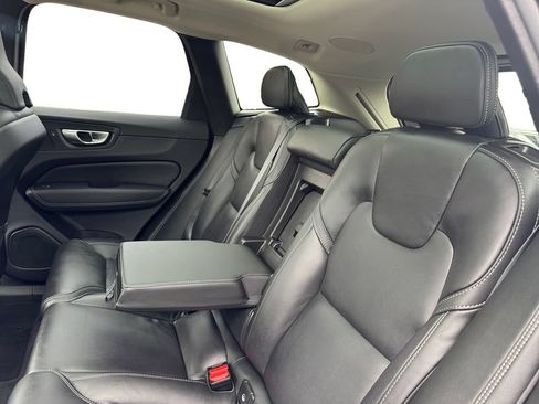 Certified 2024 Volvo XC60 B5 Ultimate w/ Climate Package AWD/4WD image 28