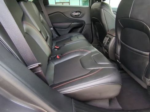 Used 2022 Jeep Cherokee Trailhawk w/ Trailer Tow Group image 18