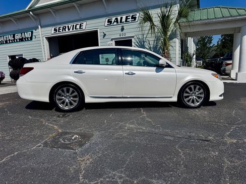 Used 2011 Toyota Avalon Limited FWD image 6
