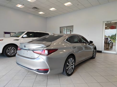 Used 2021 Lexus ES 250 w/ Premium Package AWD/4WD image 3