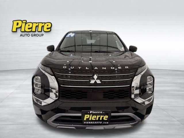 Used 2024 Mitsubishi Outlander SE AWD/4WD image 8