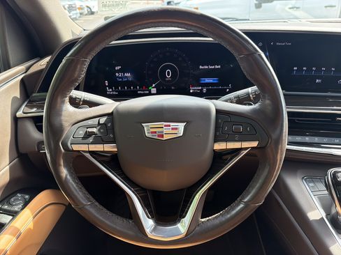 Used 2021 Cadillac Escalade Premium Luxury AWD/4WD image 18