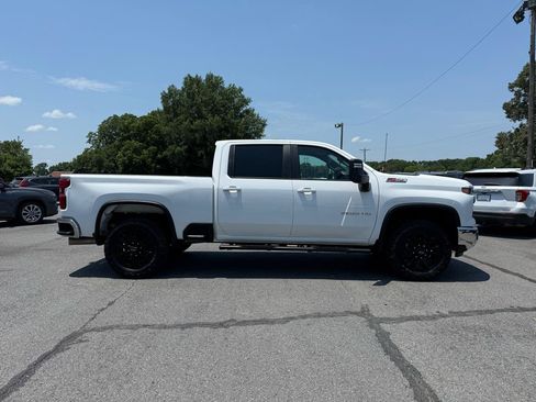 Used 2025 Chevrolet Silverado 2500 LT w/ Convenience Package AWD/4WD image 8