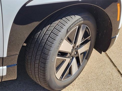 New 2026 Hyundai Ioniq 9 SEL w/ Tow & Go Package image 6