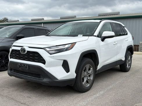 Used 2024 Toyota RAV4 XLE FWD image 16