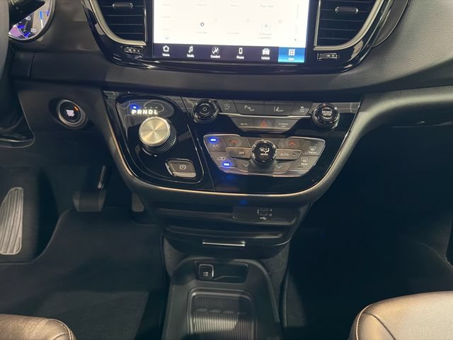 Used 2026 Chrysler Pacifica Select FWD image 23