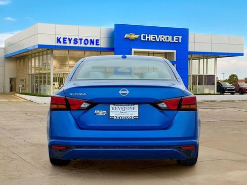 Used 2025 Nissan Altima 2.5 SV FWD image 6