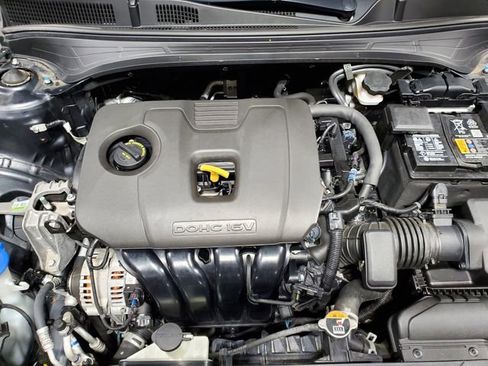 Used 2022 Kia Forte LXS w/ LXS Technology Package image 6