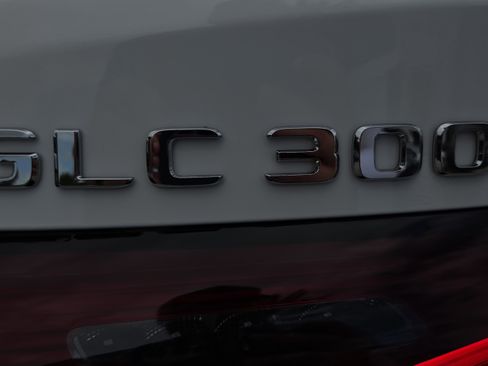 New 2026 Mercedes-Benz GLC 300 4MATIC image 34