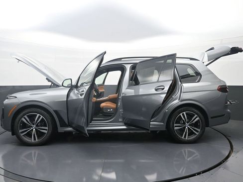 Used 2026 BMW X7 xDrive40i w/ M Sport Package image 52