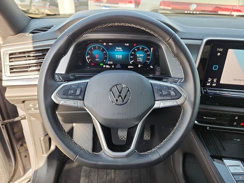 Certified 2025 Volkswagen Atlas Cross Sport SE FWD image 16