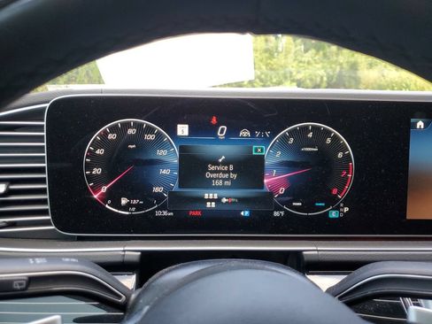 Used 2025 Mercedes-Benz GLS 580 4MATIC image 26