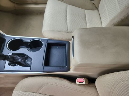 Used 2016 Toyota Camry SE FWD image 11