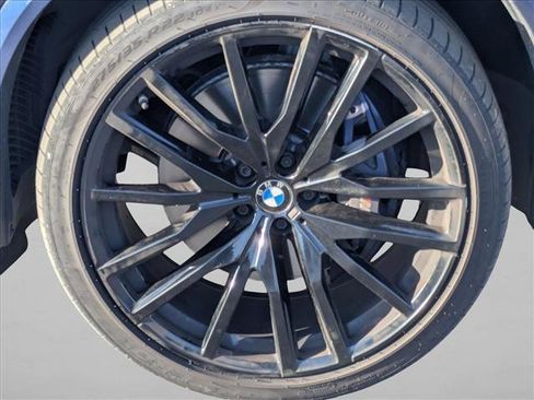 Used 2022 BMW X5 sDrive40i w/ M Sport Package RWD image 15