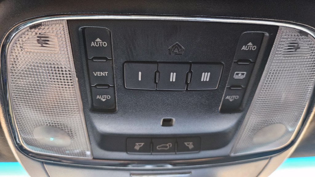 Used 2018 Jeep Grand Cherokee Trackhawk AWD/4WD image 41