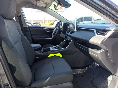 Used 2025 Toyota RAV4 XLE image 33